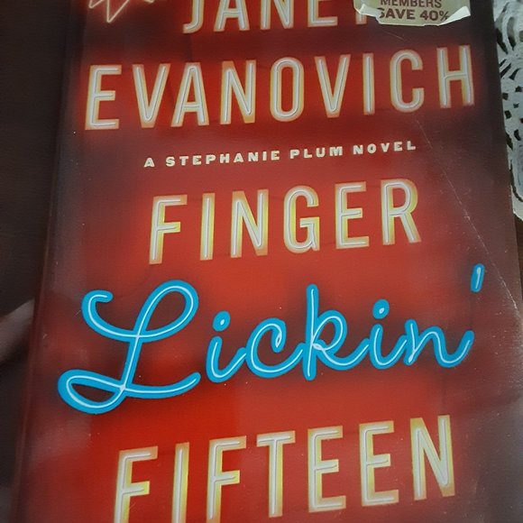 Finger Lickin' Fifteen (Stephanie Plum)Janet Evanovich - Picture 1 of 5